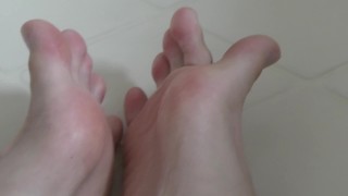 足裏ぬるぬるザーメン遊び