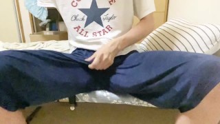 オナニー動画観ながらどスケベチンポをしごく大学生