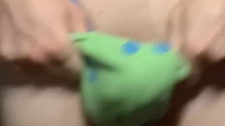 Qui me pénètre bien profond dans me petit cul de pute