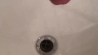 包茎オナニー パイパン トイレで射精