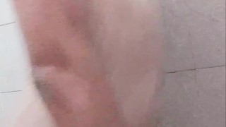 Watch me take a bath and slap that ass