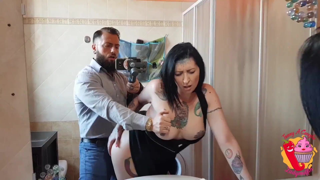 He fucks her in the bathroom while she puts on ...