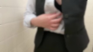 【素人OLの日常14】今日もノーパンで仕事へ！我慢できなくてトイレで２回イク