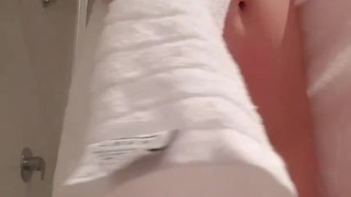 OILY BUTTPLUG & CLOSE UP ORGASM 