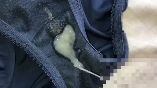 彼女の汚れたクロッチに濃厚な精子をぶっかけおなにー