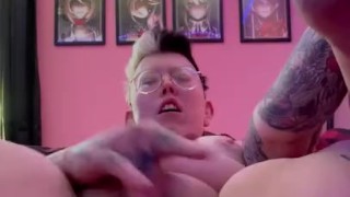 Stare at my huge ass while I masturbate💦💦
