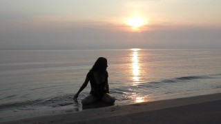Amateur milf BadTaha masturbates on the beach. Russian milf solo masturbation