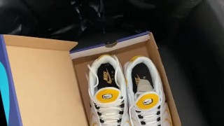 Cumming over friends Nike TN