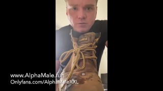 Straight British Builder Tells Off Gay Guy For Wearing His Work Boots Around The House AlphaMaleXXL