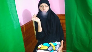 Shameless Afghan Muslim wife Smoking - Free Porn Videos - YouPorn