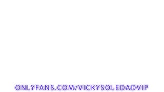 Bouncing my big tits - VickySoledad