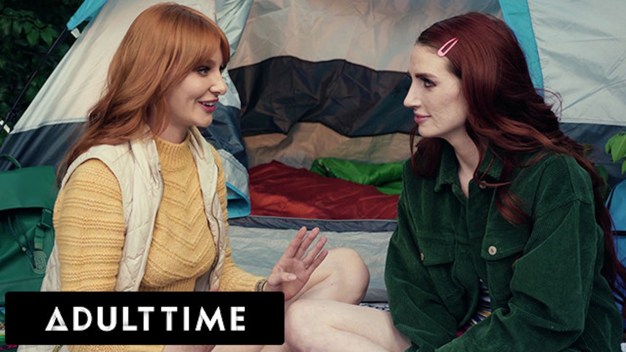 ADULT TIME - Trip de lesbiennes en camping avec Lacy Lennon et Aria Carson