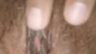 Mmmmm come suck on my clit