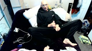 quick cum on feet