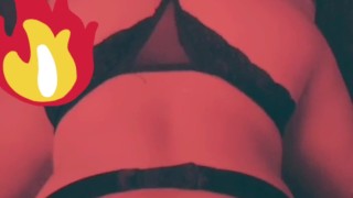 Joven caliente graba tik tok cachondo para su novio, le gusta que le den de perrito 