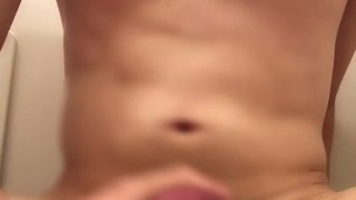 パイパンデカチン男がオナニーして、いっぱい精子出して逝っちゃう！