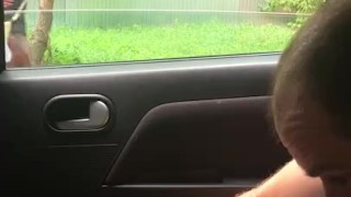 Деловые женщины заметили эксгибициониста