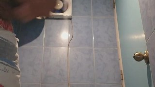 Solo masterbate while having porn video