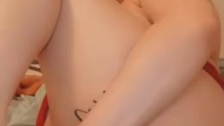 Salemvonxxx stuffs herself with a HUGE dildo