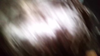 CHATEA con el NOVIO mientras se COGE a otro en la FIESTA