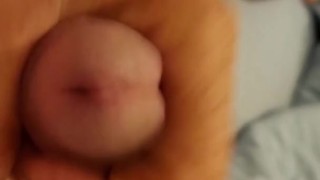 Wanking off and ending in cumshot closeup!