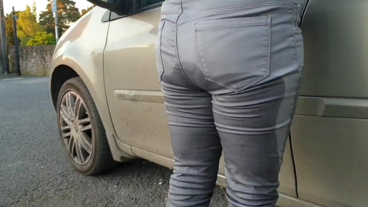 ⭐ Girl Pissing Her Grey Jeans 5 Times! Jeans Wetting Compilation!