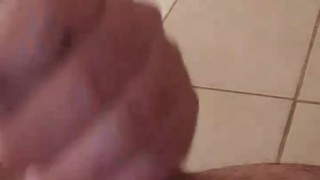 Masturbandome pensando en mis compañeros de trabajo