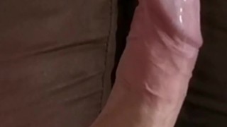 Je me branle jusqu'à l'éjaculation