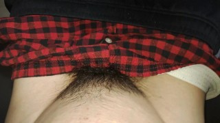 Dropping mint oil on my pubic hair!