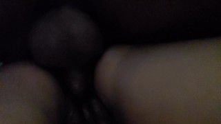 SEXO EN PUBLICO Fuimos al baño a quitarnos el calenton y casi nos pillan 