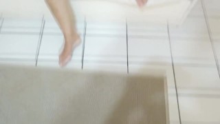 Video 2 of 2 - Latin mother shows off on the beach, masturbates very excited in front of the hotel o