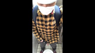 お出かけ中におしっこ