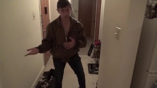 Muscles Jock Shows Off His Mega Bare Cock!