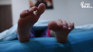 Cosplay BIG teen feet teasing POV (POV foot worship, young feet, unicorn feet, BIG feet, sexy soles)
