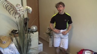 New Celeb Type Makes Solo Jerkoff Show at Nude Beach!