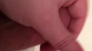 Amateur masturbation quickie with cumshot