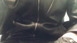 Leather Alpha smoker, smokes and spits, Domination