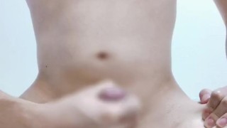 デカいチンコを持つ男がオナニーしたらこうなる！