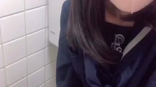 トイレでオナニーしました///エッチな女の子になってごめんなさい♡♡