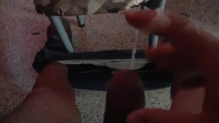 Paja, acabada, leche, semen en la mano