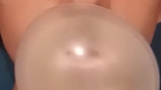 masturbandome mientras masco chicle