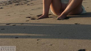 PUBLIC BEACH HANDJOB: Beauty in Bikini makes him get a huge cumshot at the beach