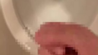 気持ちよくて大興奮！！オナニーで大量発射！！