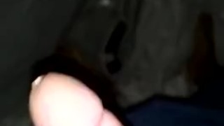 Chico twink jugando con su enorme polla