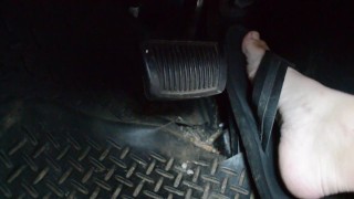 Feet Pedal Pumping Kia Sorento
