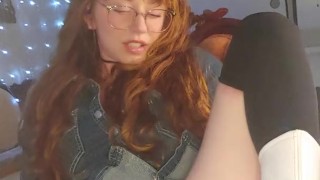 Squirting redhead makes a creamy mess