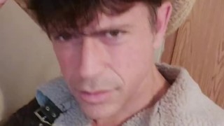 COUNTRY Bloke Gets Raw & Jerks His Hard Boner!