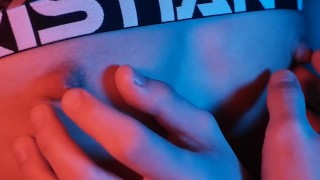 乳首を10時間以上吸引した結果、肥大してメス乳首にｗ