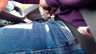 Mi sego in macchina mentre vado a lavoro 