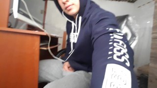 masturbándome en clases virtuales